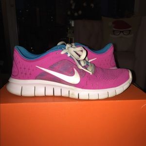 Youth Nike Free Run Sneakers 5 (5Y)